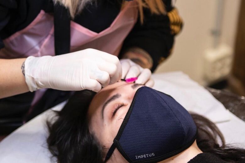 ¿Qué es el microblading? El nuevo tatuaje semipermanente para unas cejas perfectas